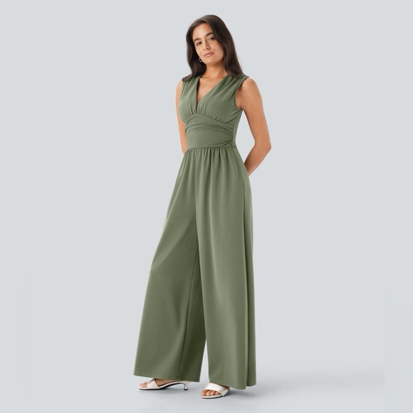 Halara V Neck Sleeveless Ruched Pocket Jumpsuit-Easy Peezy XS - Picture 3 of 5